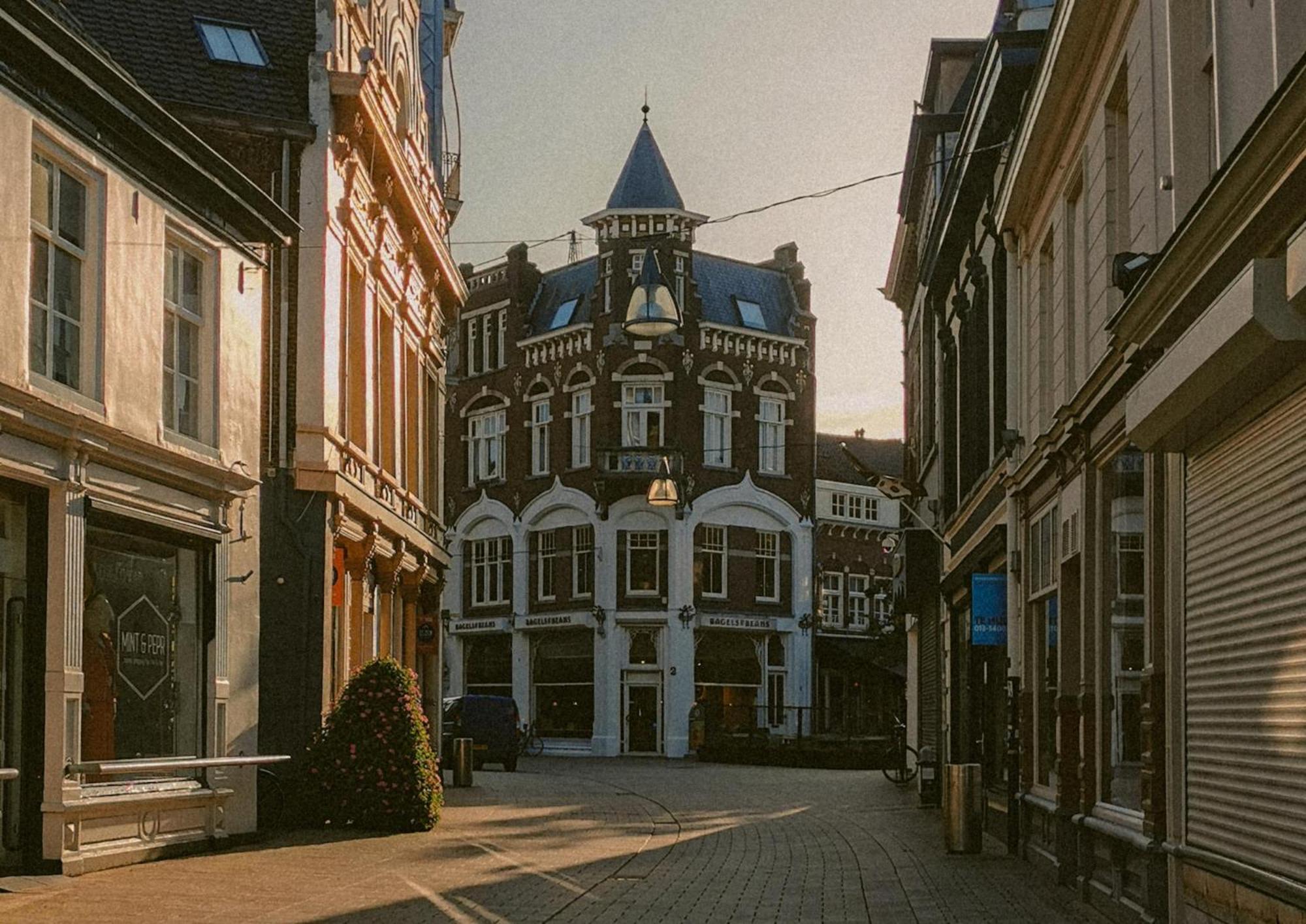 6P Hotspot Wifi Near Poppodium013 And City Center Tilbourg Extérieur photo